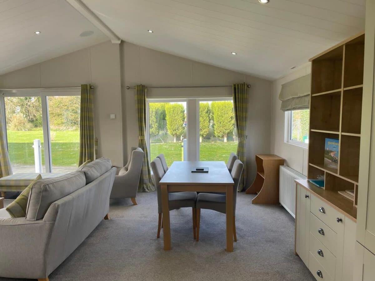 42 Woodland Walk Pevensey Bay Holiday Park Sleeps 6 ภายนอก รูปภาพ